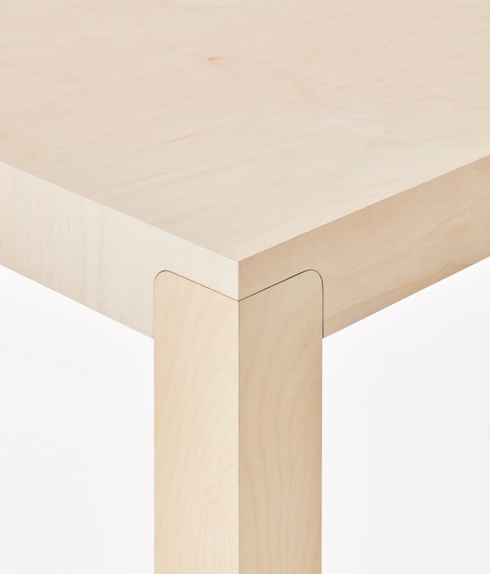 FOCUS TABLE DETAIL PLATO