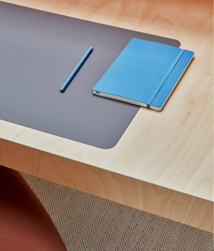 FOCUS TABLE ZOOM DETAIL PLATO